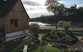 Der Zirkuswagen und das Elfenhaus